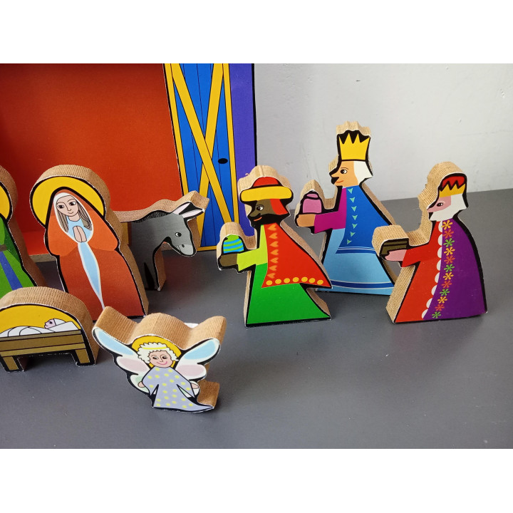 Houten kerststal met 11 figuren Ceba