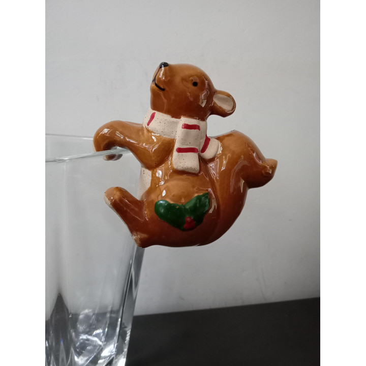 Keramieken kersteekhoorn als potrandhanger