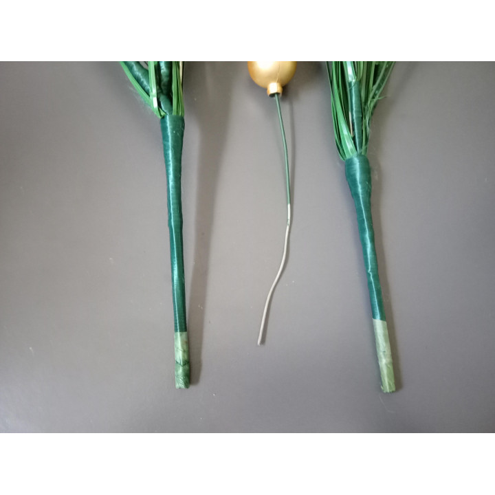 Set van 2 decoratieve kersttakken met kerstballen
