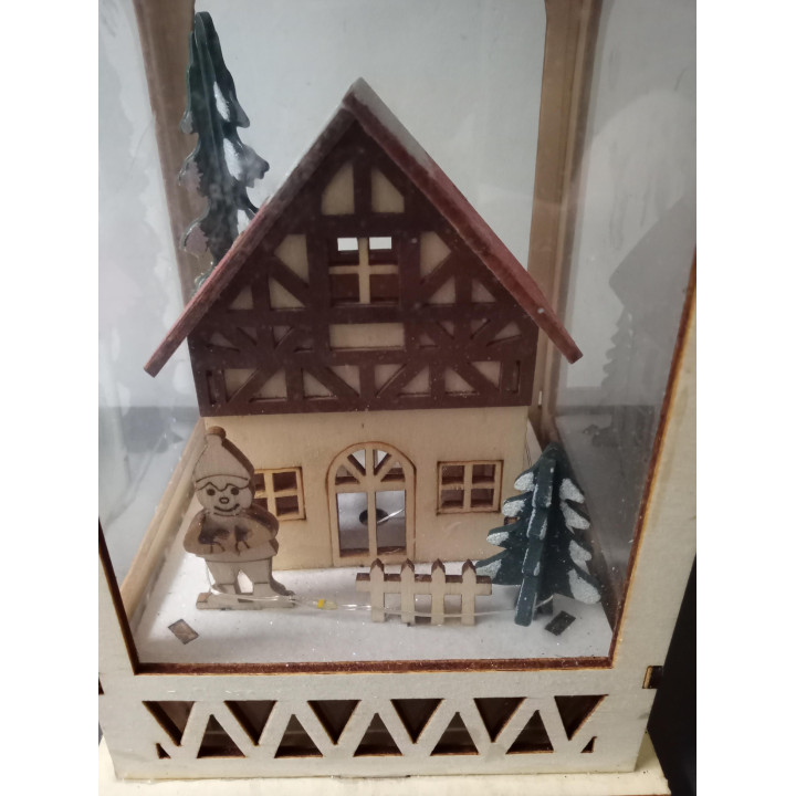 Houten kerstlantaarn met wintertafereel