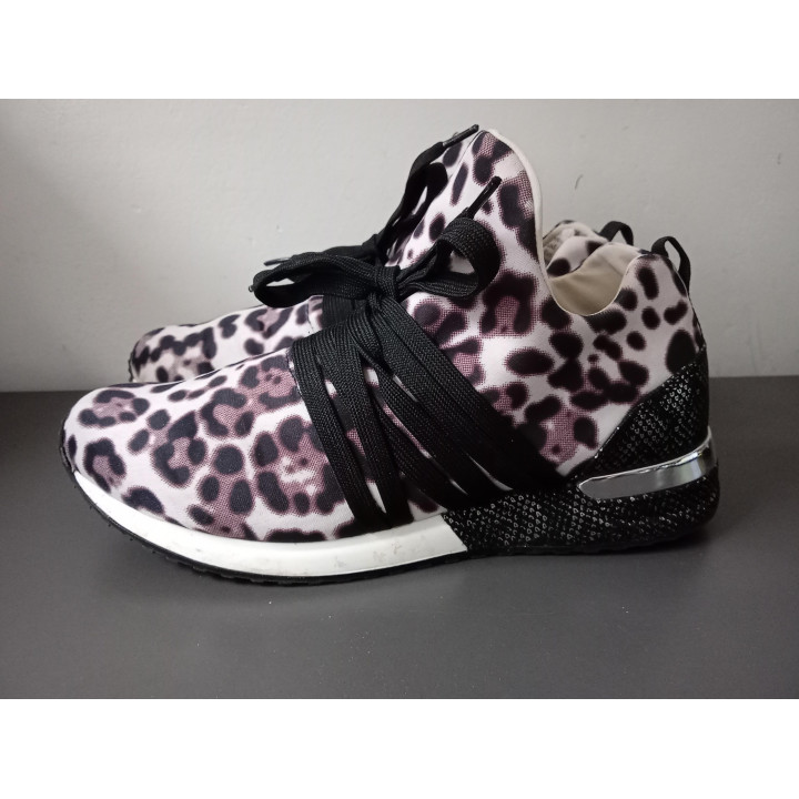 Dames sneakers met panterprint maat 38