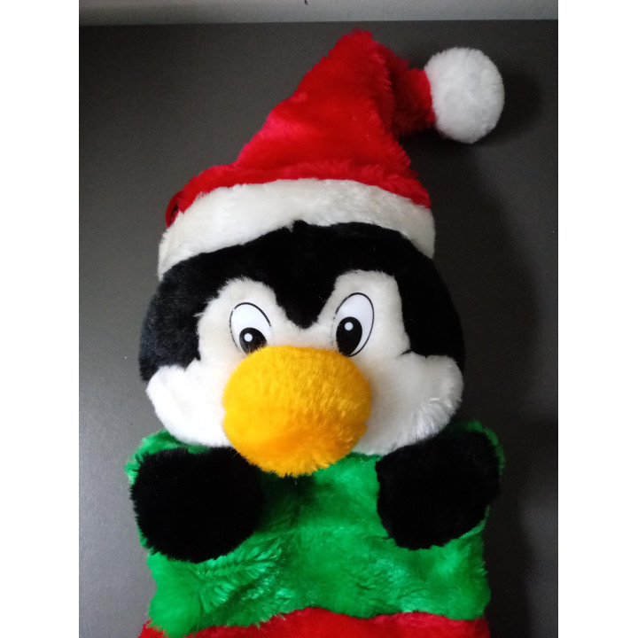 Kerstsok met pluche pinguïn en kerstmuts 64 cm