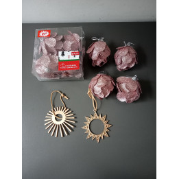 Set kerstdecoratie met 8 glitterbloemen en 2 zonhangers