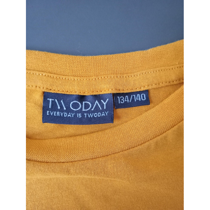 Twoday jongensshirt okergeel met beer maat 134/140